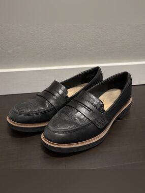 CLARKS Croc-Texture Slip-on Black Penny Loafers Size 9.5